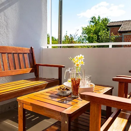 Maia Lena Drei Appartement *